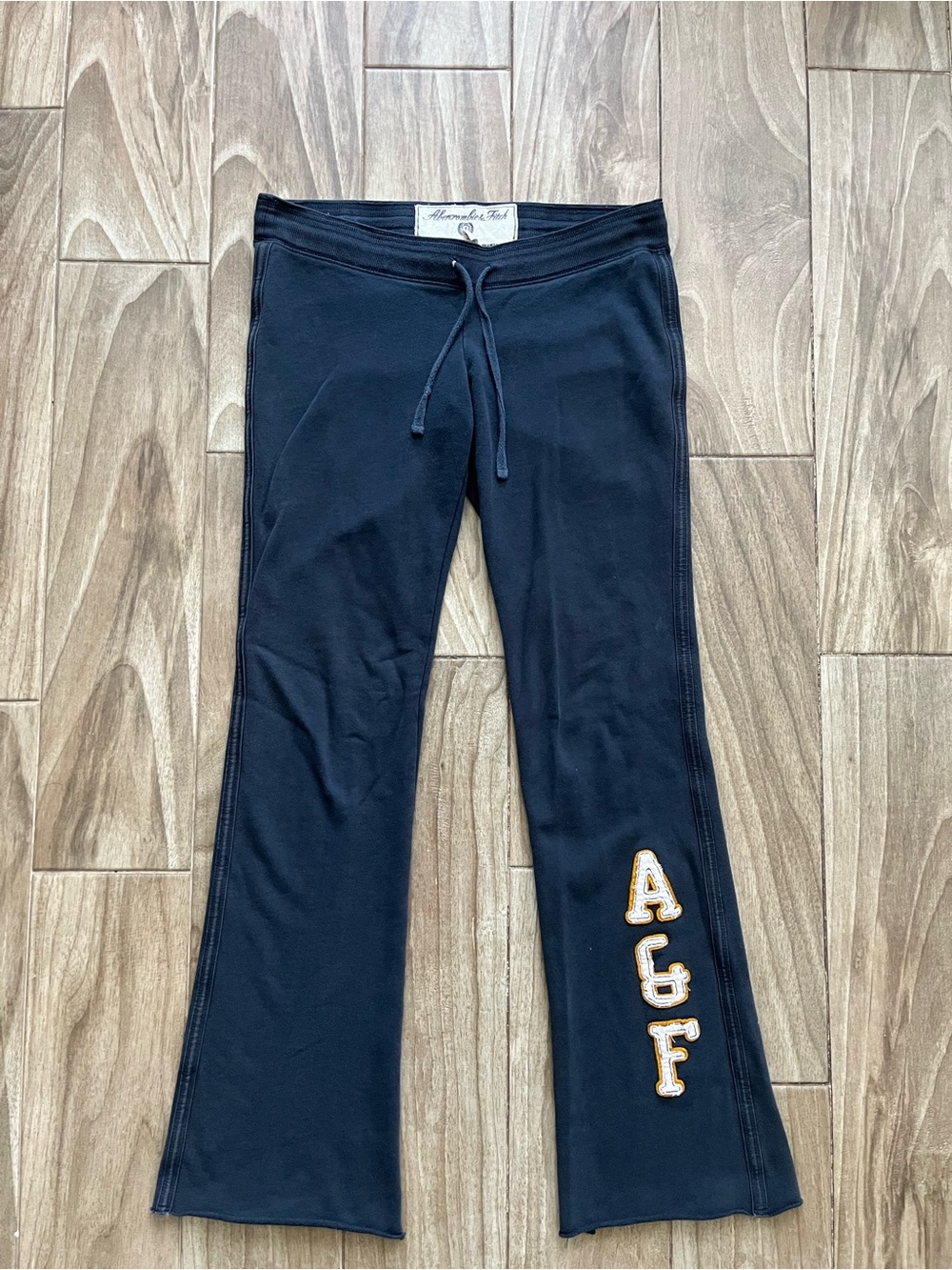 Vintage Y2K women’s Abercrombie & Fitch logo embroidered flare low rise pants